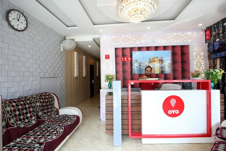 Oyo 9055 Hotel Rich Inn