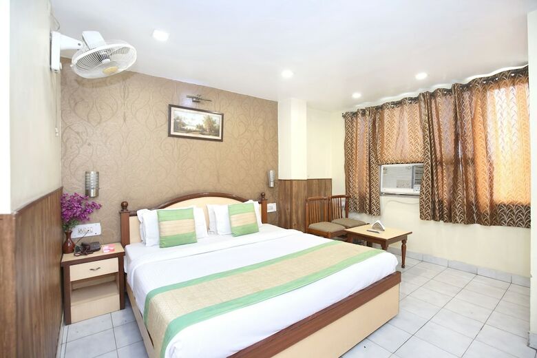 Oyo 7445 Hotel Amritsar Residency