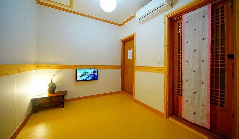 Hotel Beautiful House Hanok Stay