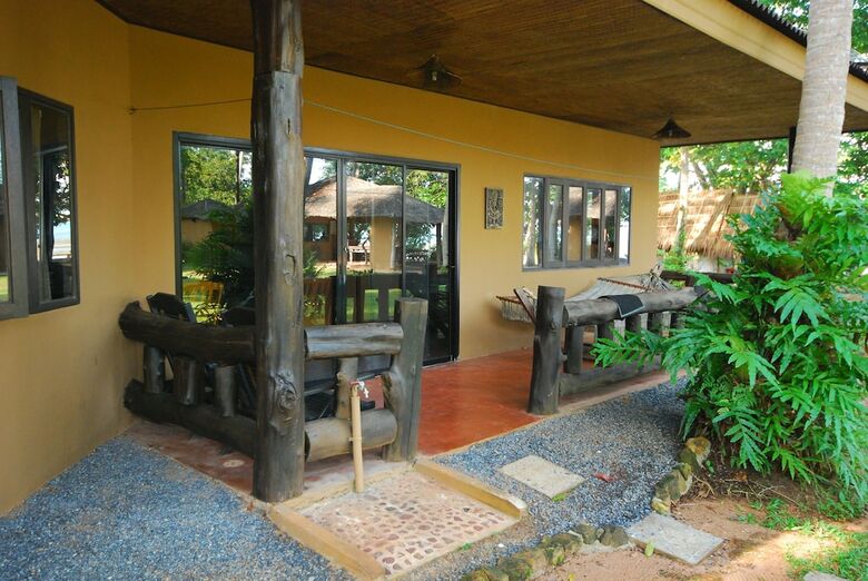 Hotel Melina's Beach Front Bungalow