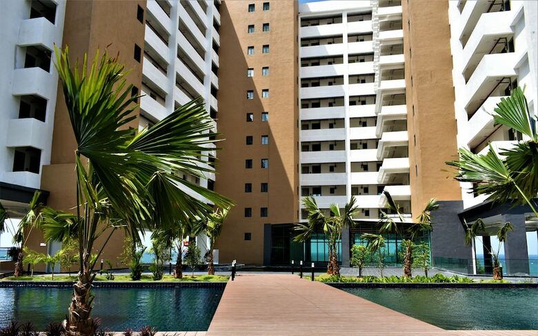 D'wharf Hotel & Serviced Residence