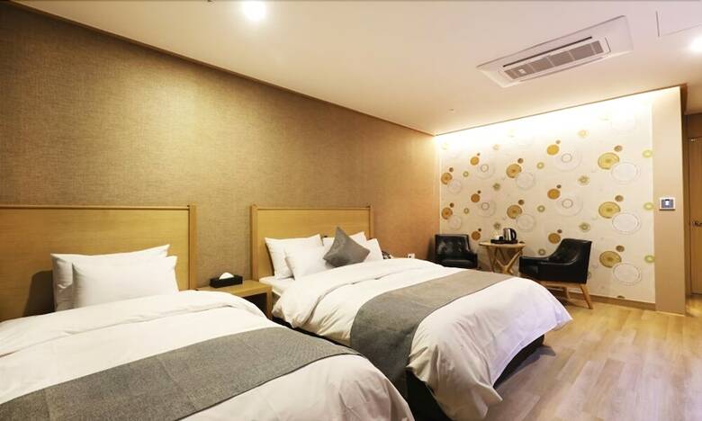 Hotel Golden Hill