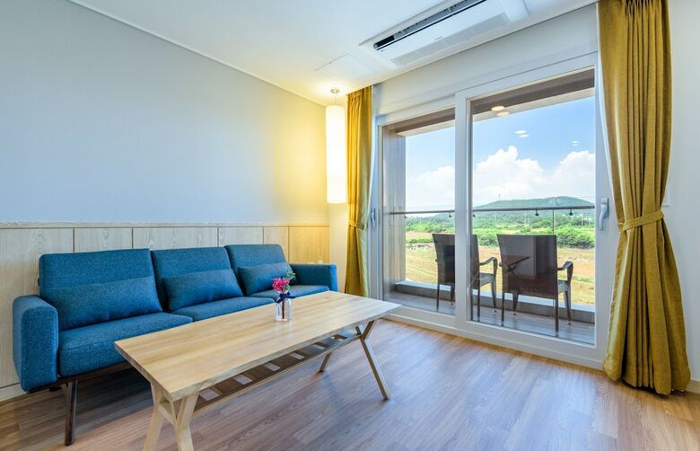 Thira Hotel