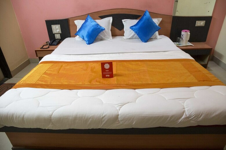 Oyo 3886 Hotel Trimurti Heights