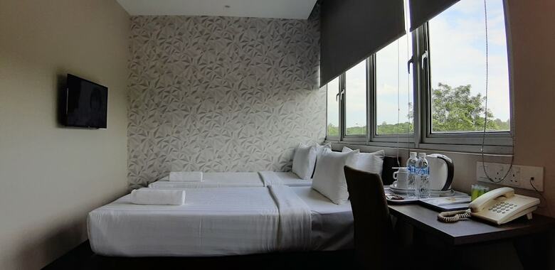 Miico Hotel @ Mount Austin