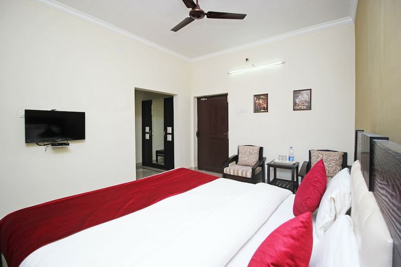 Hotel Oyo 7337 Sai Leela