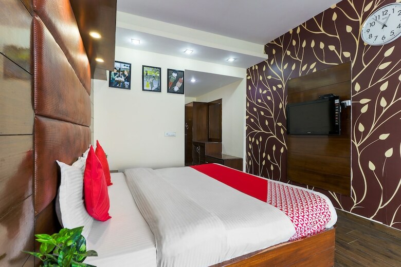 Oyo 7251 Hotel Palazzo
