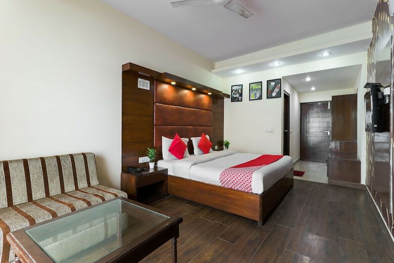 Oyo 7251 Hotel Palazzo