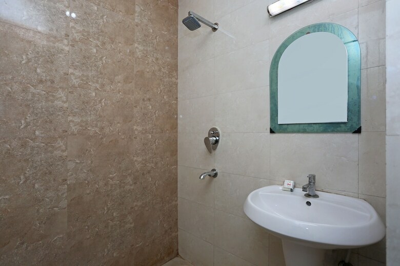 Hotel Oyo 5791 Mahabir Sheraton