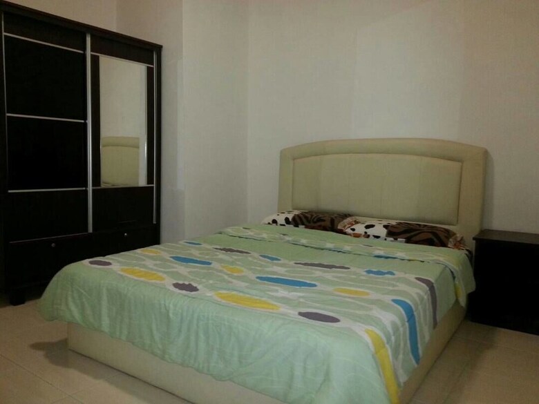 Aaron Apartment At Crown Imperial