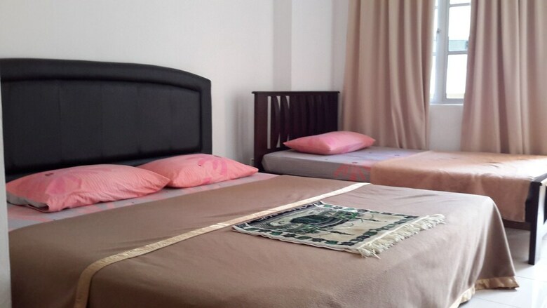 Aaron Apartment At Crown Imperial