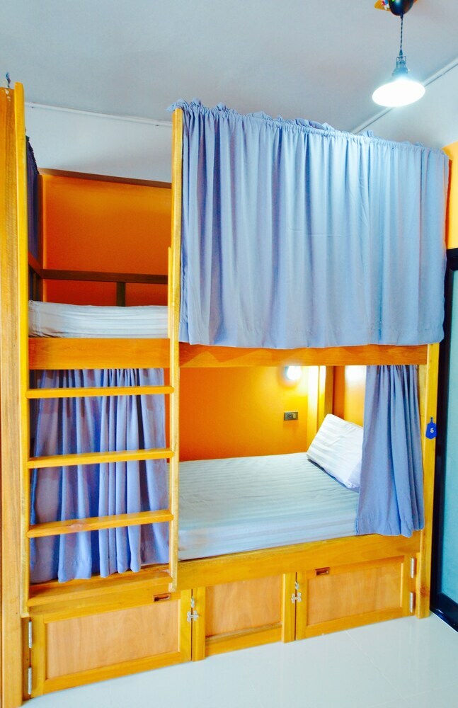 Hostal Nomad Hostel Krabi