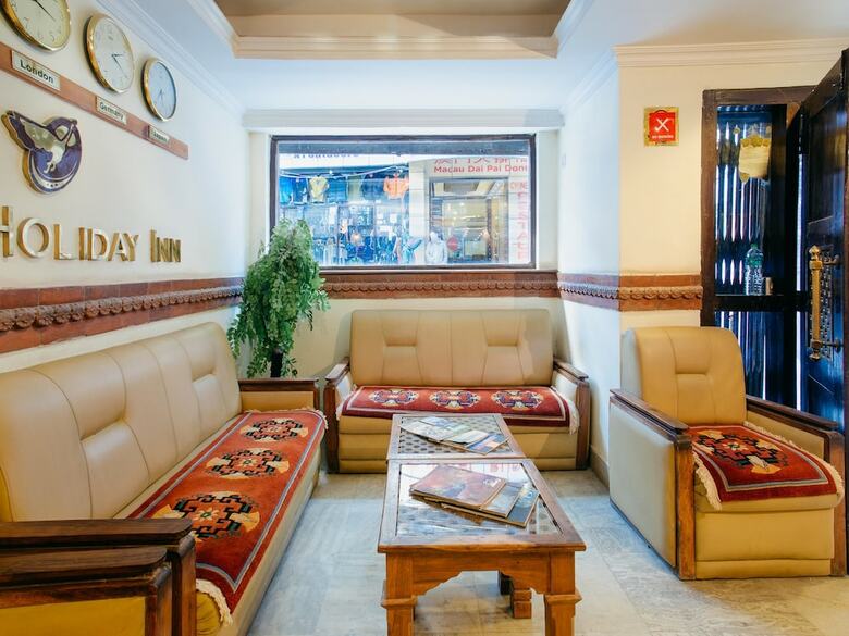 Hotel Oyo 11459 Osho Holiday Inn