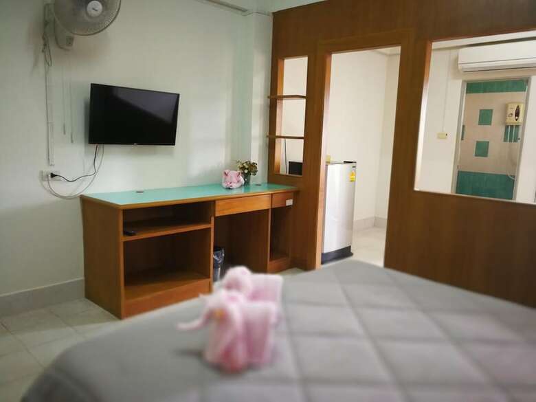 Hotel Benjamart Residence