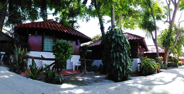 Hotel Haadrin Resort