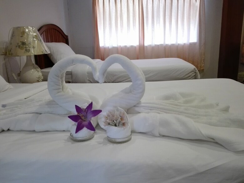 Hotel Haadrin Resort