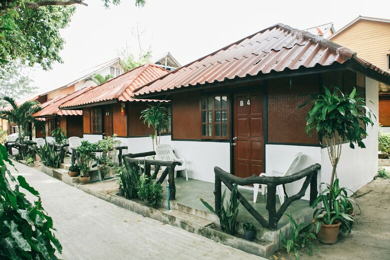 Hotel Haadrin Resort