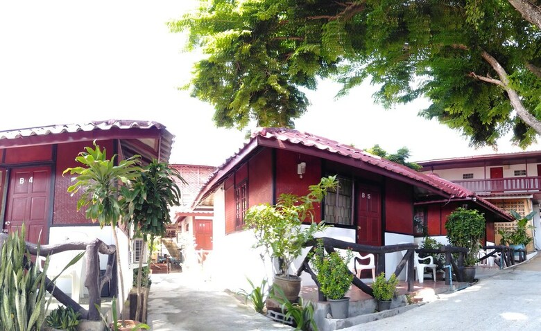 Hotel Haadrin Resort