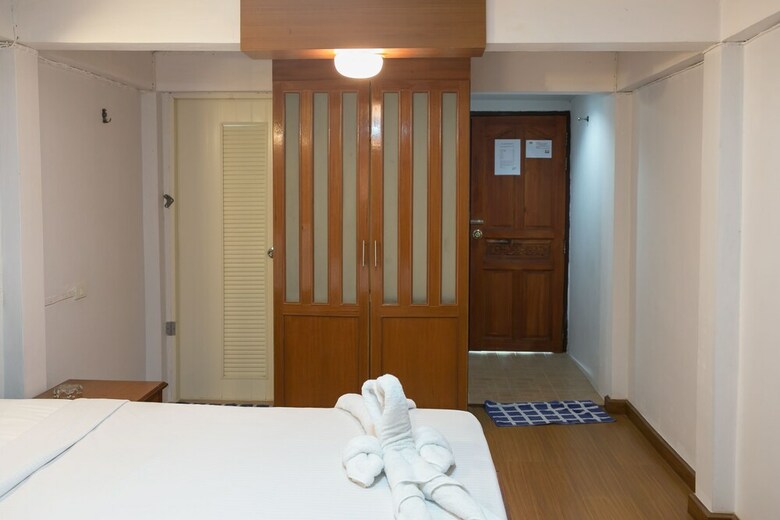 Hotel Haadrin Resort