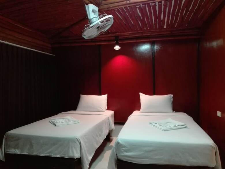 Hotel Haadrin Resort