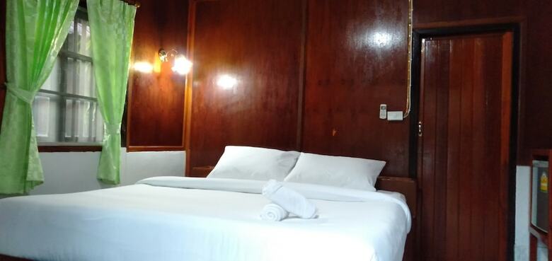 Hotel Haadrin Resort