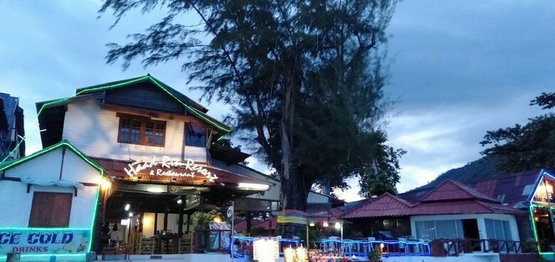 Hotel Haadrin Resort