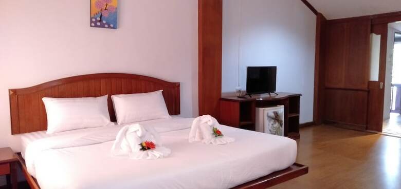 Hotel Haadrin Resort