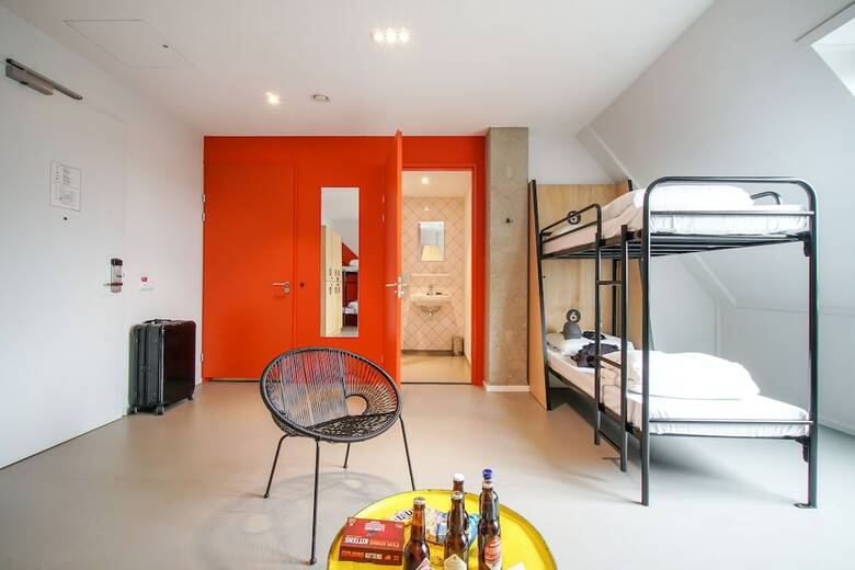 Hostal Via Amsterdam