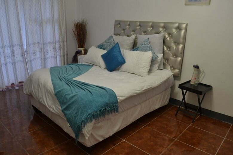 Hotel Thembisi Guesthouse