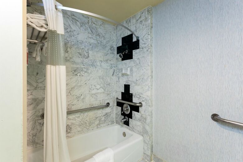 Hotel Ramada By Wyndham South El Monte