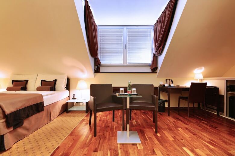 Skaritz Hotel And Residence