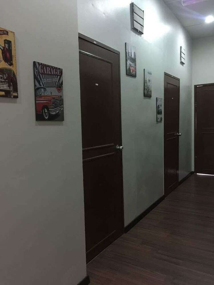 Hostal R&r Budget Inn - Hostel