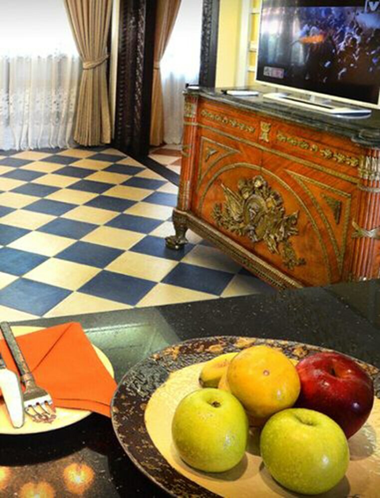 Hotel Chuchai Buri Sri Amphawa