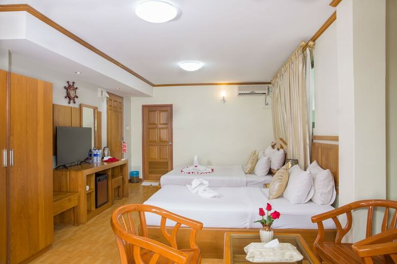 Ten Mile Hotel