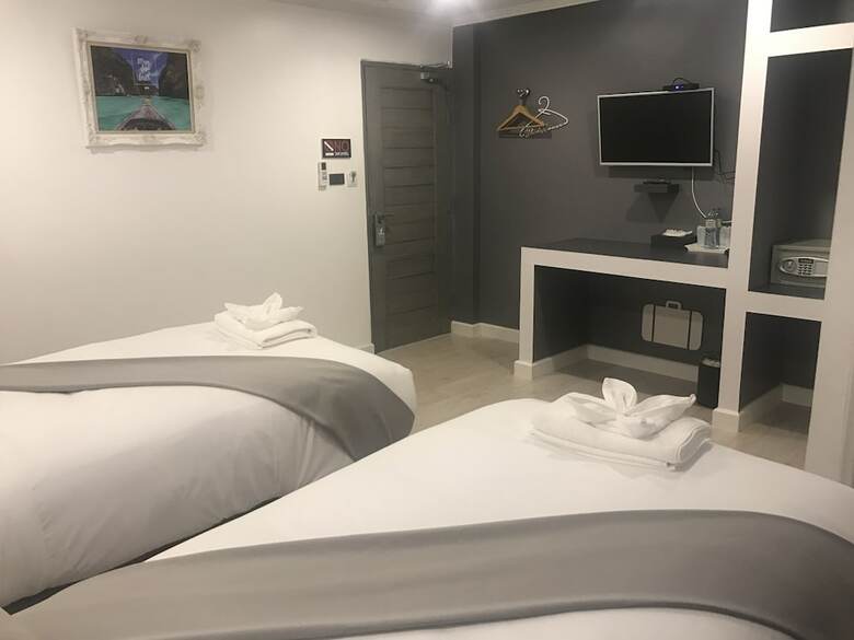 Hotel White House