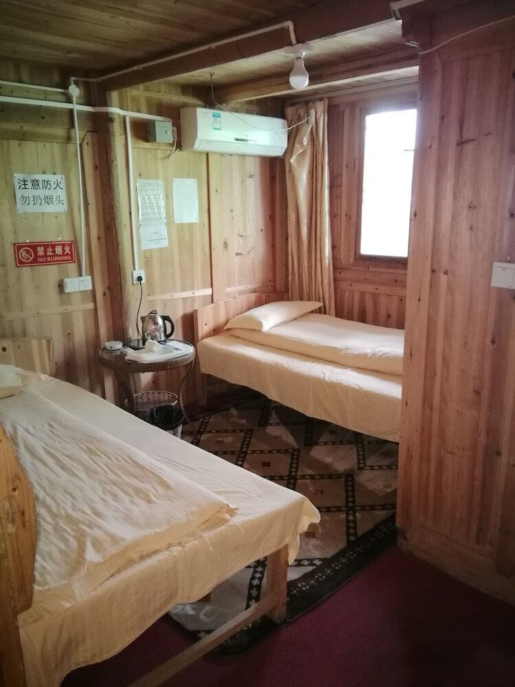 Hostal Spring Orchid Youth Hotel
