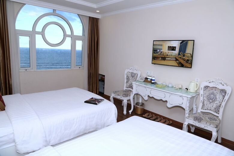 Tuyet Son Hotel