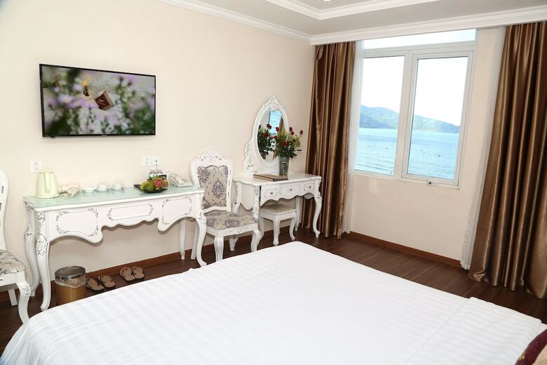 Tuyet Son Hotel