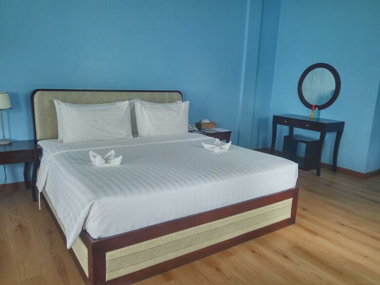 Hotel Azura Beach Resort