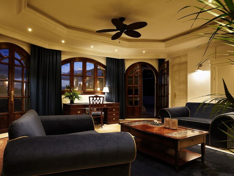 Hotel The Touch Puerto Ban�s