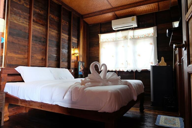 Hotel Baan Kun Tuad Ko Si Chang