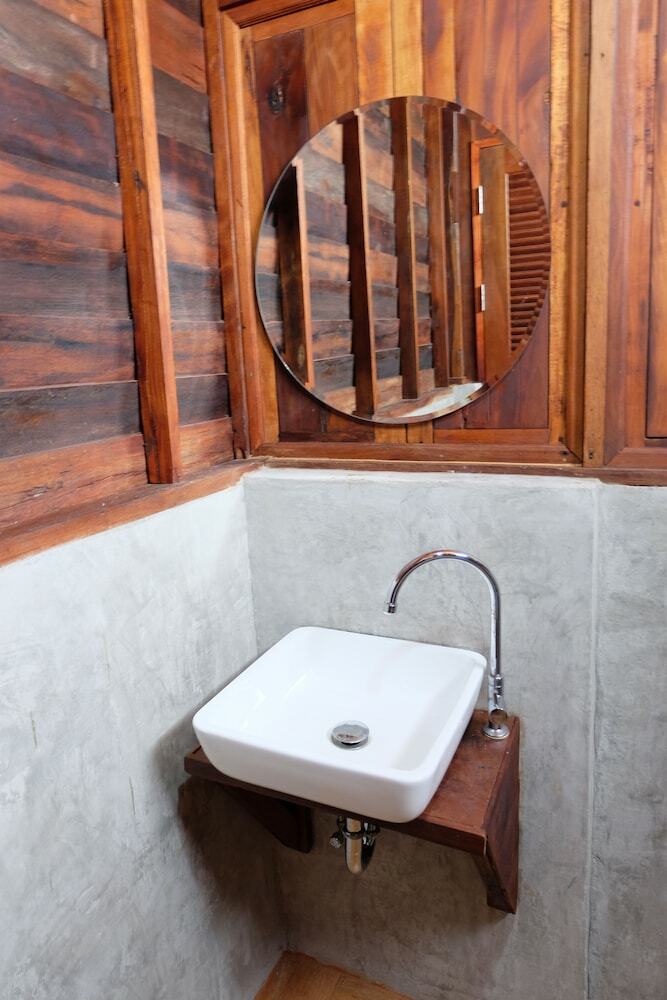 Hotel Baan Kun Tuad Ko Si Chang