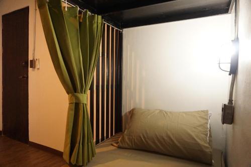 Hostal Feel Good Bangkok Hostel