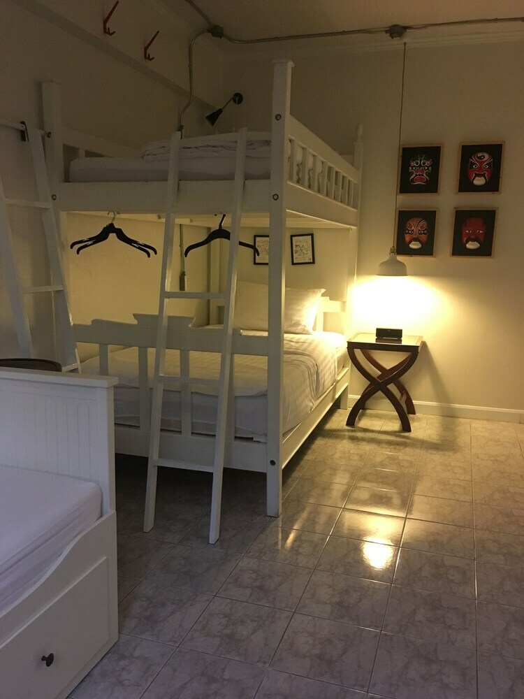 Hostal Bed In Town