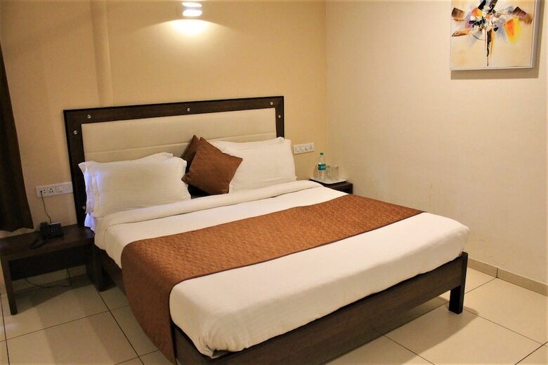 Hotel White Feather Toran Resort