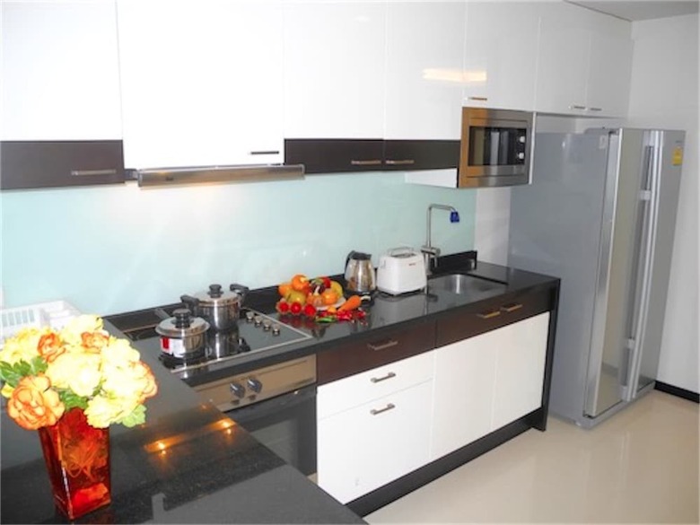 Kamala Regent Modern 2 Bedrooms Apartment