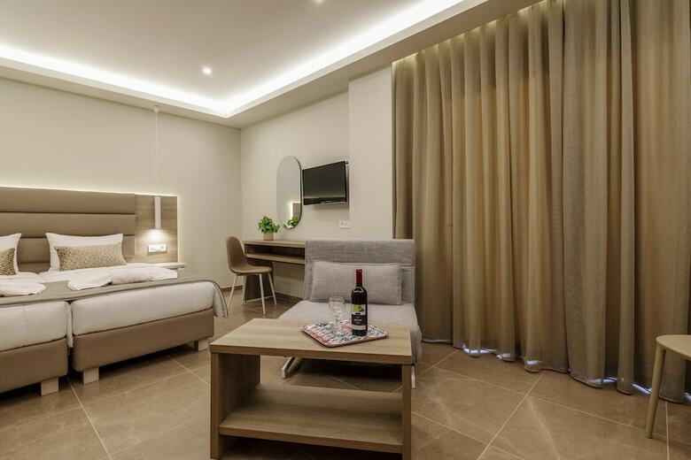 Remezzo Apartments & Studios