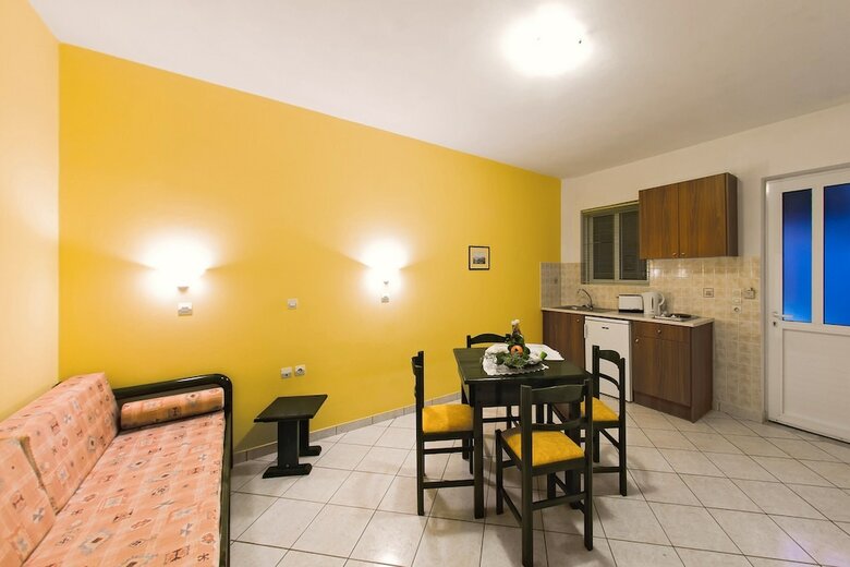 Remezzo Apartments & Studios