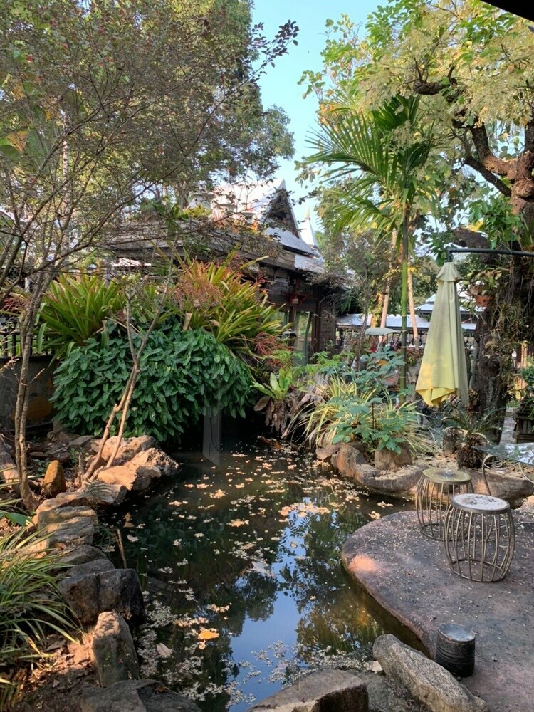 Hotel Bantunglom Resort