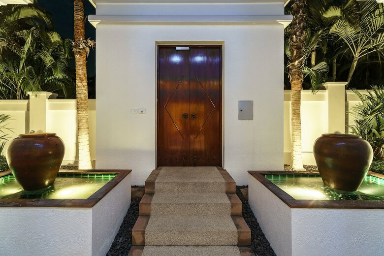 Luxury Pool Villa 52